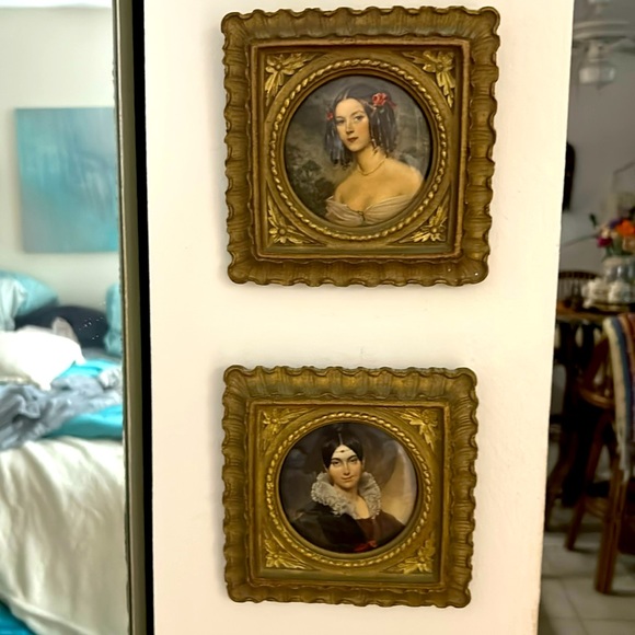 Vintage Syroco Wood Portrait Set